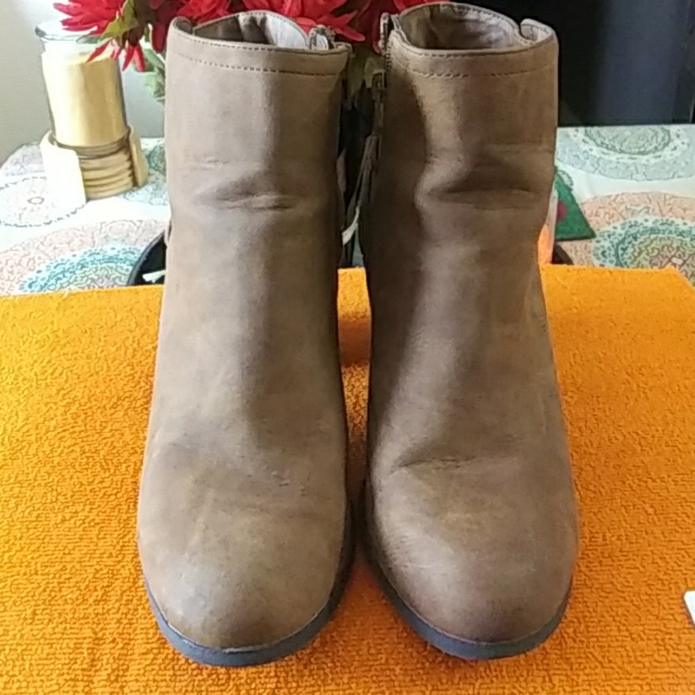 Woman's Booties - Picture 2 of 7